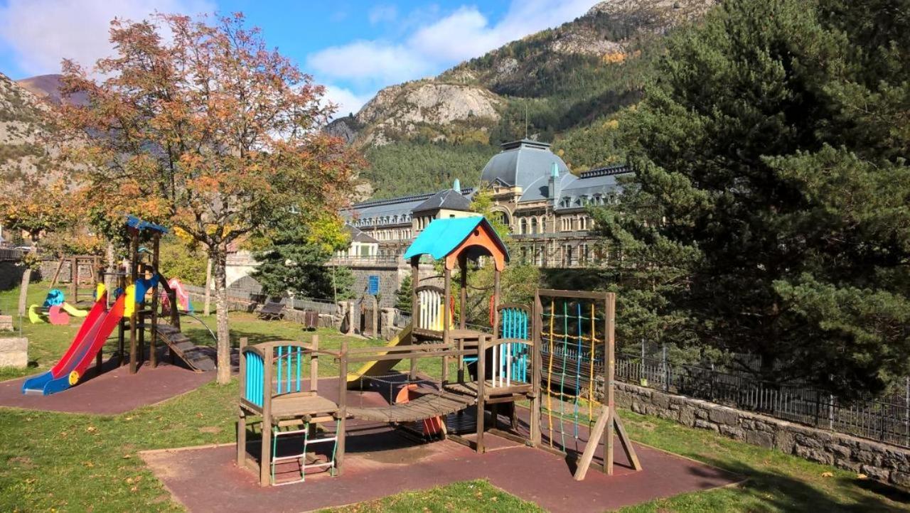 Acogedor Y Calido Apartamento Con Vistas A La Montana Canfranc Exterior photo